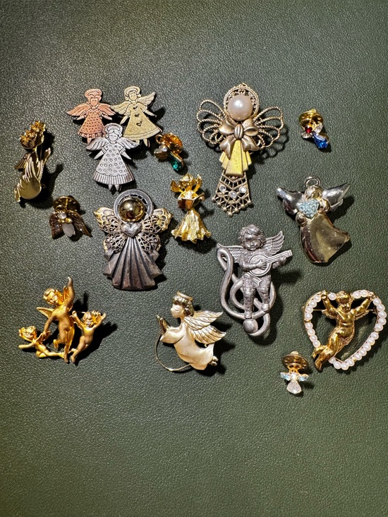 Estate Jewelry - Vintage Angel Brooch & Pin Lot – Gold Tone, Silver Tone & Rhinestone Angels